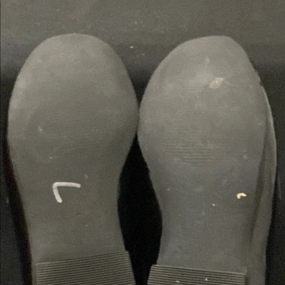Nordstrom Black Patent Loafers with‎ Pearl Accents Girls  size 2